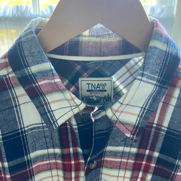 Aritzia TNA Plaid Shirt Size small - Picture 4 of 4